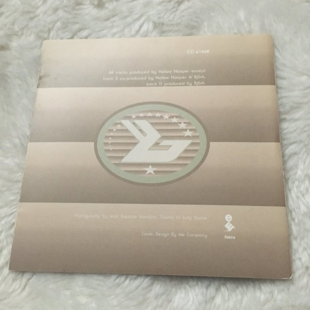 Bjork 'Debut' Album CD - Picture 4 of 7